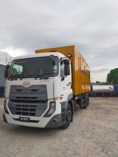 Mobile diesel generator set