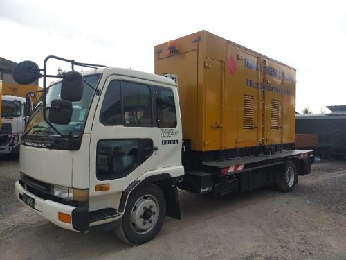 Mobile diesel generator set