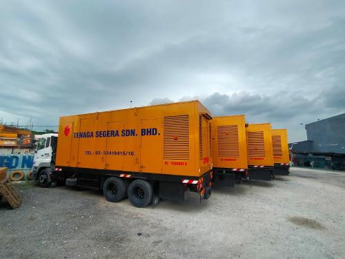 Mobile diesel generator set