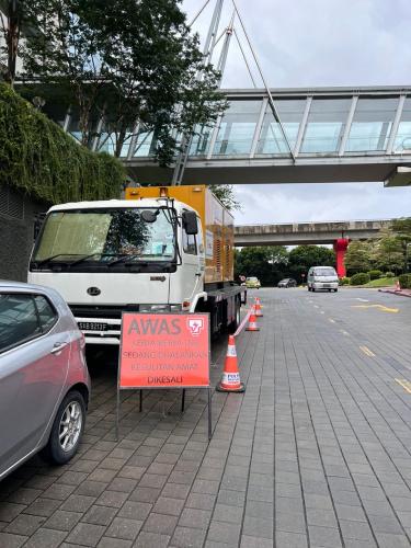 Temporary supply for building